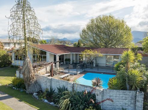 16 Trewavas Street, Motueka