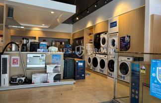 UNBEATABLE EXPOSURE ON NEWMARKET’S MAIN STRIP