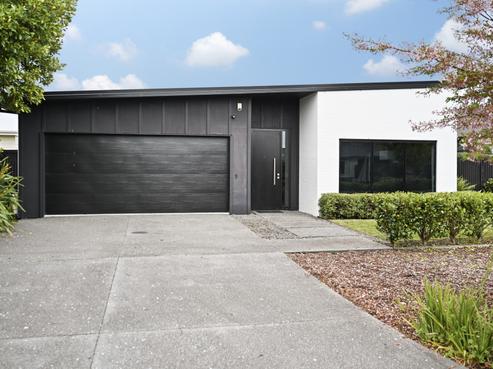 9 Probert Crescent, Greenhill Park
