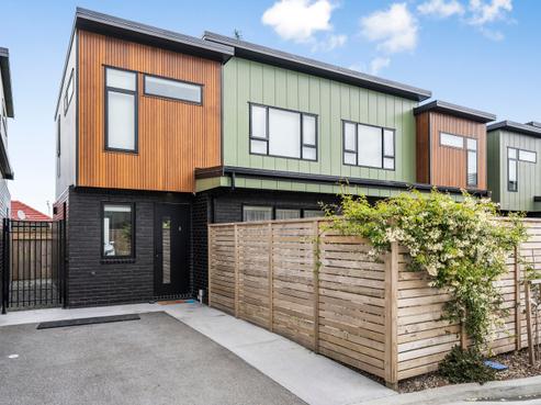 5/7 Johnston Grove, Taita