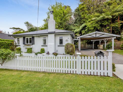 12 Brooklands Road, New Plymouth Central