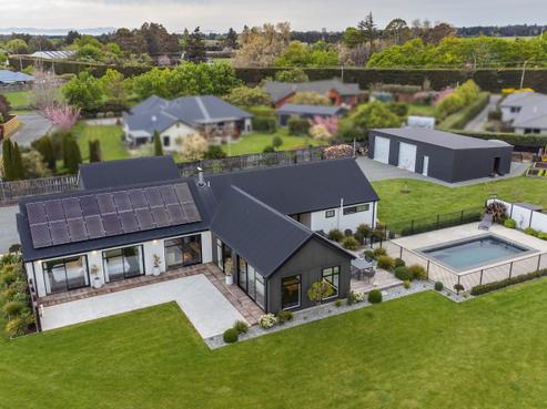 3 Willowside Place, Amberley