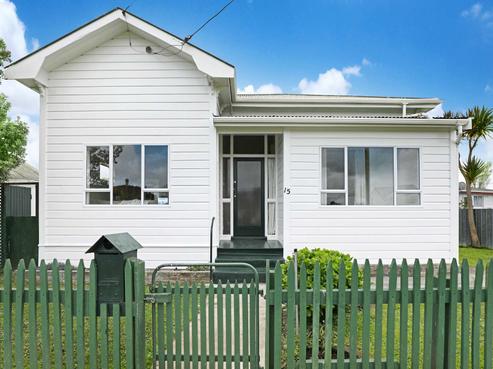 15 Burton Avenue, Whanganui East