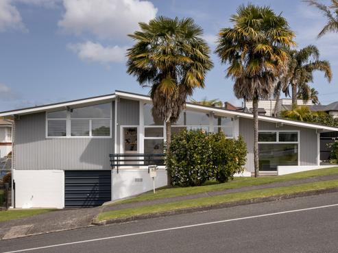 8 Sylvania Drive, Matua