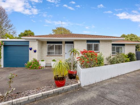 2/10 Nursery Place, Westown