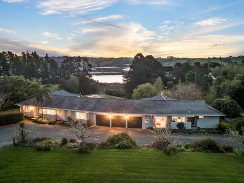 106 Potts Road, Whitford