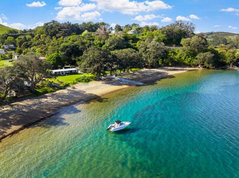 806 Takatu Road, Tawharanui Peninsula