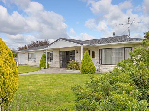 8 Greenaway Place, Martinborough