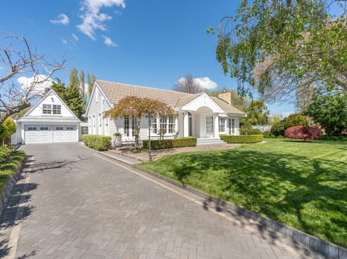 10 Woodstock Road, Fairfield