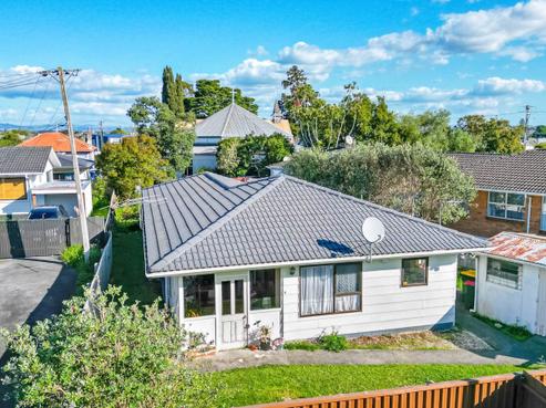2/12 Lupton Road, Manurewa
