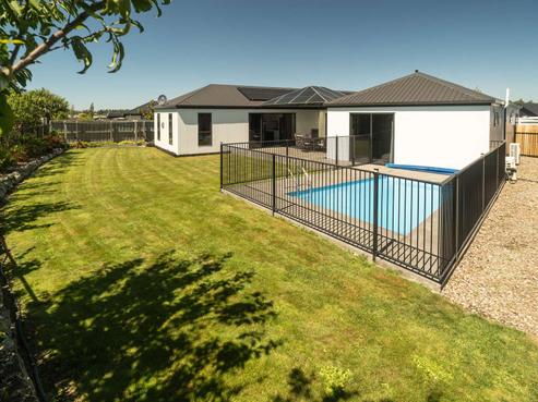 17 Redhaven Rise, Netherby