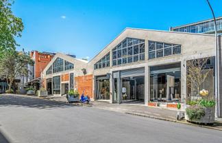 FANTASTIC FARADAY OFFICE WITH ENDLESS CHARACTER
