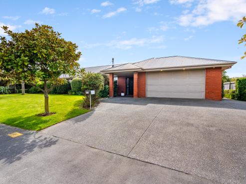 225 Southfield Drive, Lincoln
