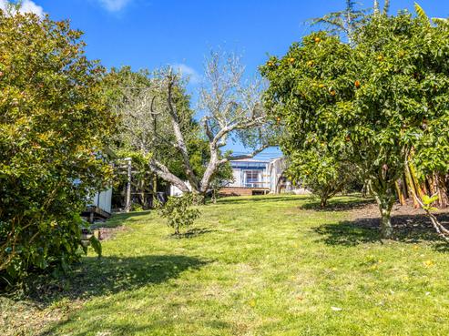 8 Tahatai Road, Oneroa