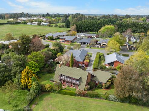 14 Oakden Drive, Darfield