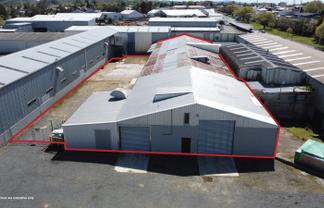 Industrial warehouse with exclusive yard