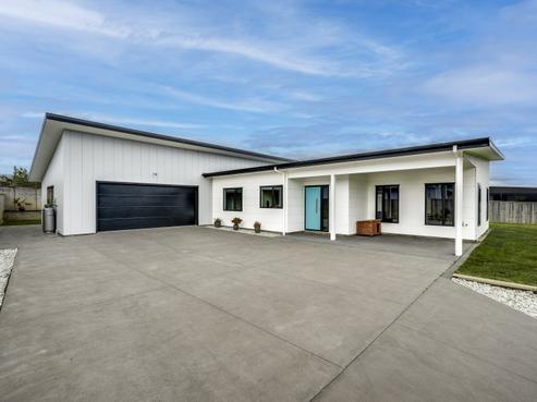 29 Pohutukawa Drive, Eskdale