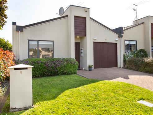 9 Bunker Rise, Golflands