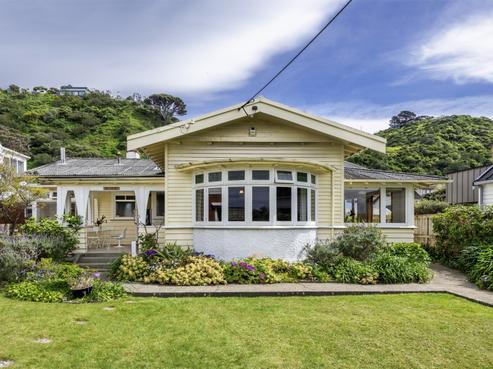 224 Queens Drive, Lyall Bay