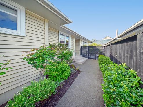 9A Wayside, Miramar