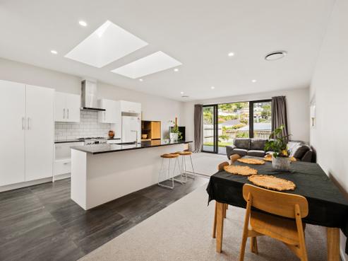 208A Queens Drive, Lyall Bay