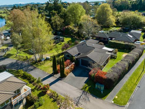 1 Warren Fisher Grove, Rangatira Park