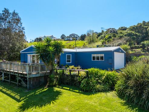 20 Te Makiri Road, Onetangi