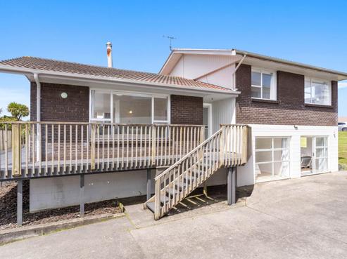 68 Royal Road, Massey