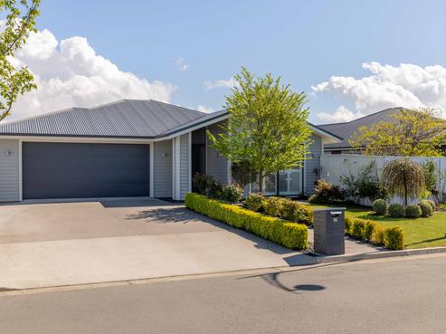 14 Ballinger Place, Woodend Beach