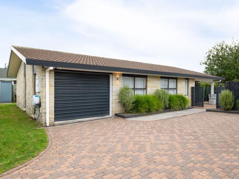 16A Howden Road, Fairfield