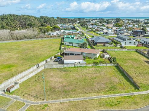5 Sandown Avenue, Himatangi Beach