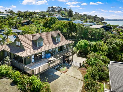 12 Cooper Road, Stanmore Bay