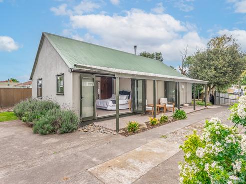 69 Lipscombe Crescent, Havelock North
