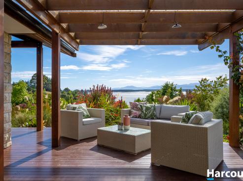 4 Bronte Road East, Mahana