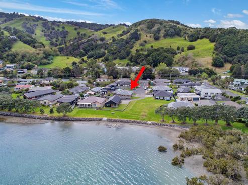 10 Tropicana Drive, Tamaterau