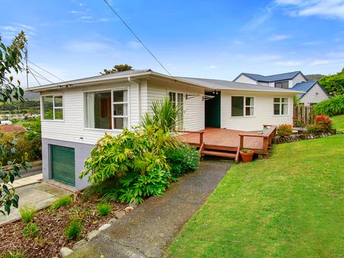 62 Saint Johns Terrace, Tawa