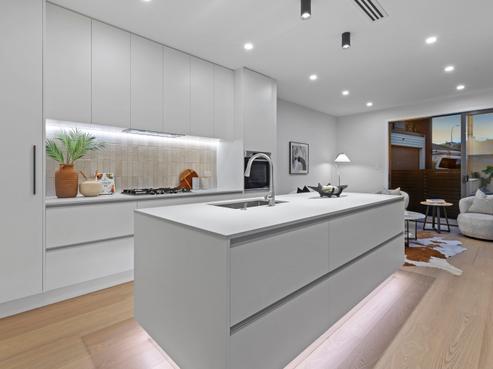 32 Lyons Avenue, Murrays Bay