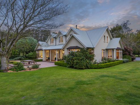 54 Wroots Road, Kennedys Bush