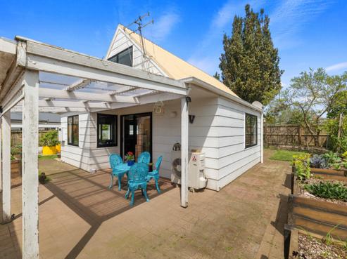 54B Henderson Crescent, Parkvale