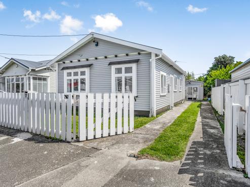 17 Collins Street, Petone