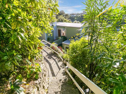 33 Espin Crescent, Karori