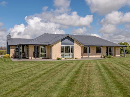 13 Whitcombe Place, Darfield