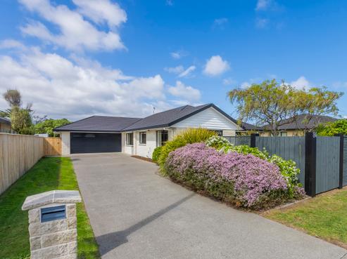 84 The Drive, Paraparaumu Beach