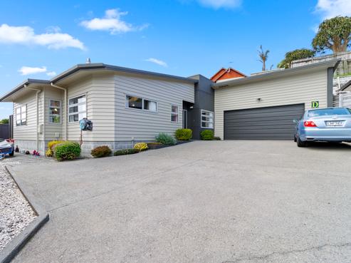 14D Maple Crescent, Whalers Gate