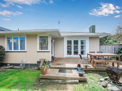 2 Riwai Street, Paraparaumu