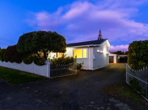 15 Bluegum Road, Paraparaumu Beach