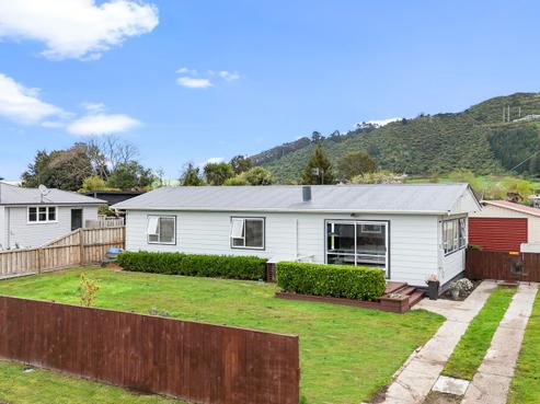 10 John Road, Fairy Springs