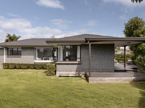 273 Levers Road, Matua