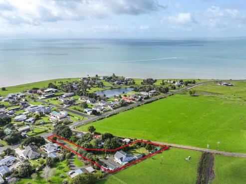 1181B East Coast Road, Whakatiwai