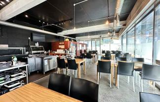 TURNKEY RESTAURANT OPPORTUNITY!
